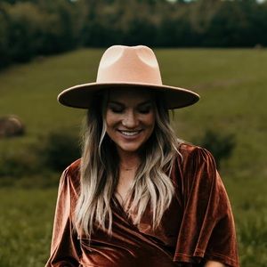 Meet your Posher, Bailey